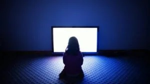 テレビを観る
